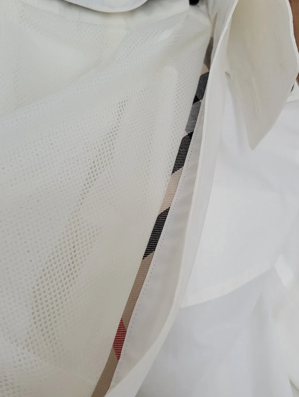 Burberry White Jacket with Signature Check Cuff Detail:2 - Picture 9 of 12